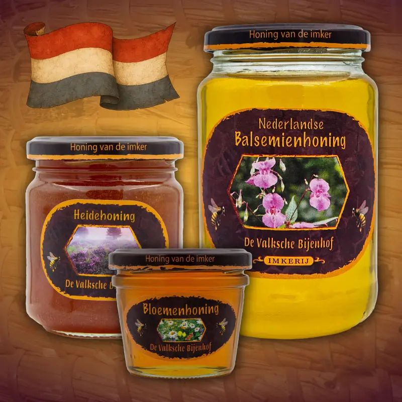 Rauwe honing van de imker kopen doe je door onbewerkte honing online te bestellen in deze honingwinkel. Op deze afbeelding pure rauwe honing.