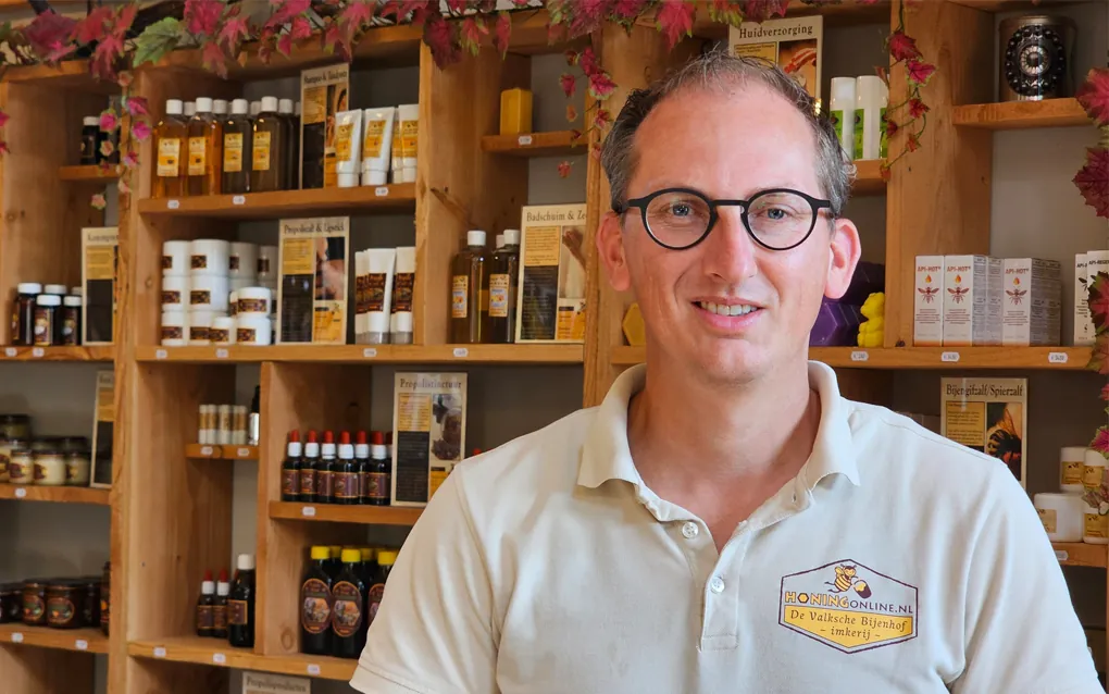 Productspecialist Pieter van HONINGonline.nl voor veel soorten echte honing. Als honing expert weet hij alles van smaakprofielen en eigenschappen van honing.