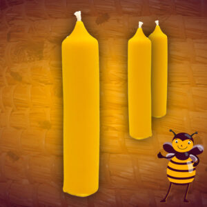 Boomkaars Bijenwas Klassiek. Deze handgemaakte boomkaars van bijenwas met een warme gele kleur zoals op de afbeelding kan je hier bij de imker kopen.
